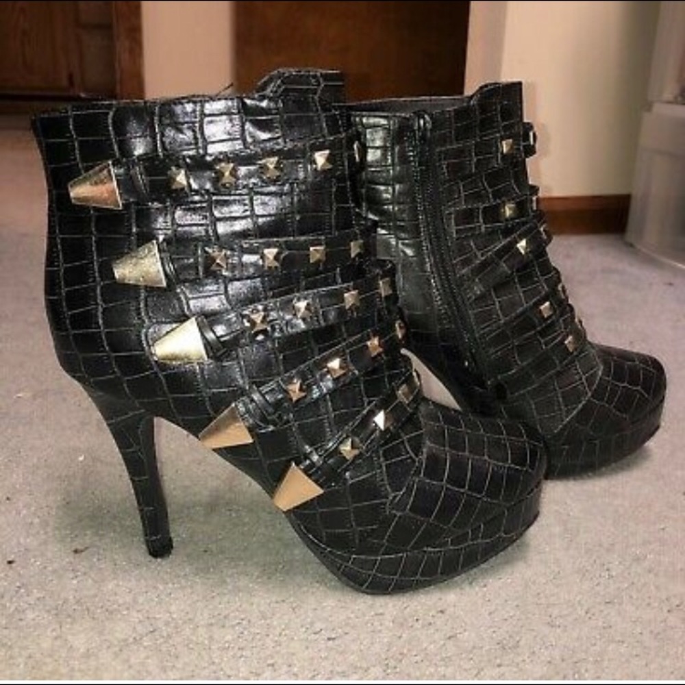 Ankle boots
